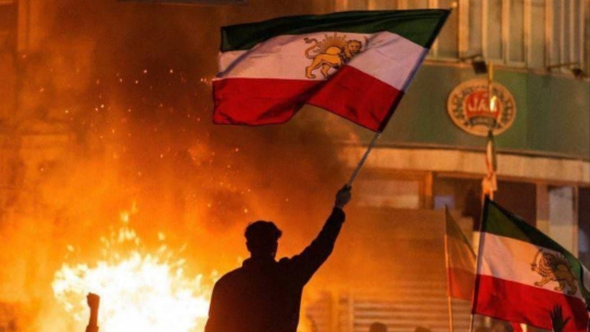 İran’da Güvenlik Alarmı: Hamaney’in Emriyle İç Güvenlik Stratejisi Yeniden Şekilleniyor