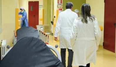 K Varantı Salgını: Soğuk Kış Günlerinde Gençleri de Vuran Riskli İnfluenza A(H3N2)