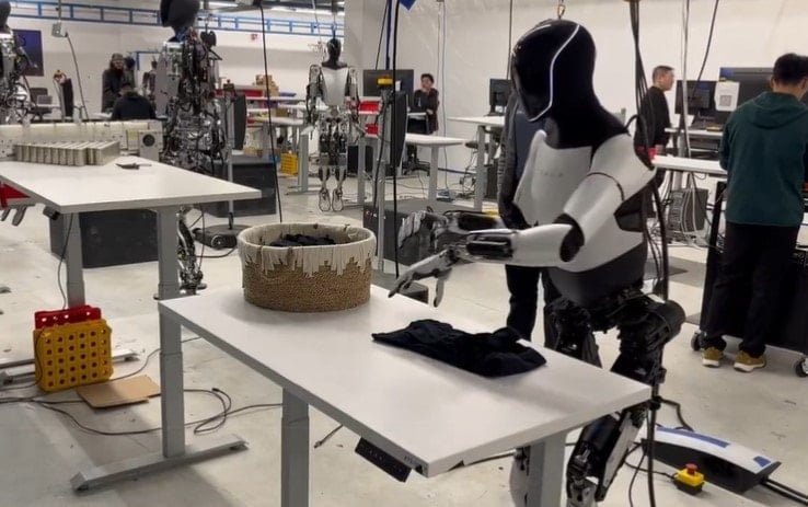 Optimus: Tesla’nın İnsansı Robotları Fabrikalara Yol Aldıran Yeni Nesil Üretim Gücü