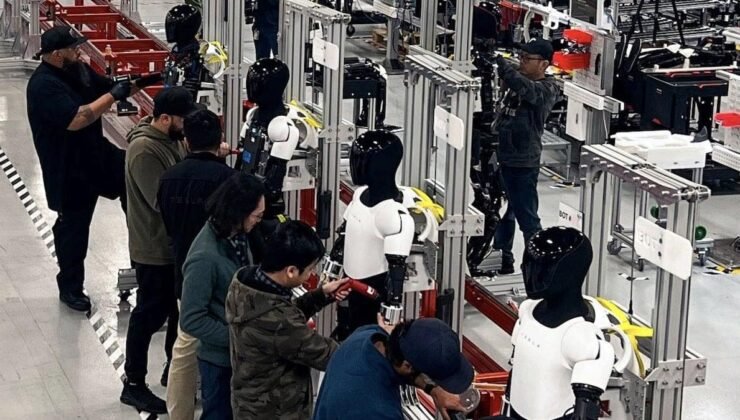 Optimus: Tesla’nın İnsansı Robotları Fabrikalara Yol Aldıran Yeni Nesil Üretim Gücü