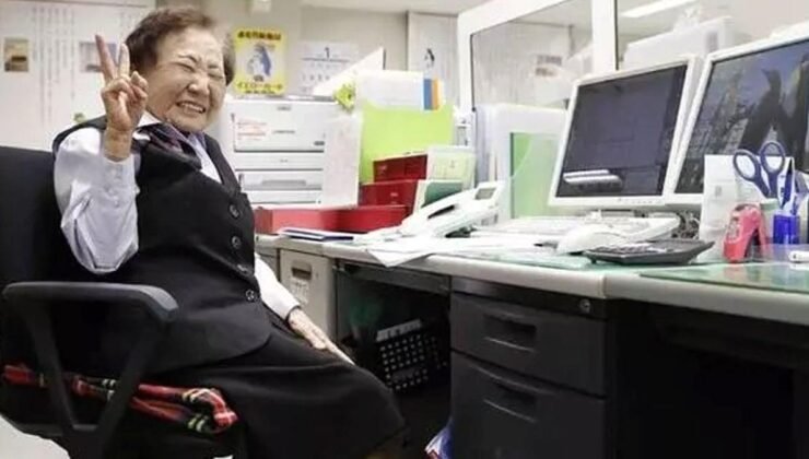 Osaka’da Sabır ve Teknoloji: Yaşlı Ofis Yöneticisinin İlham Verici Yolculuğu