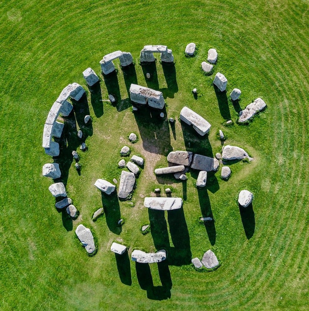 Stonehenge Taşlarının Kökeni: Buzullar mı, İnsanlar mı? Yeni Bulgular ve Yansımaları