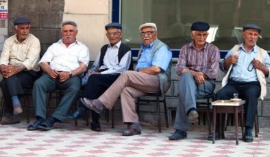 Emeklilerin Dipteki Yoksulluk: Aylıklar ve Gelirler Arasındaki Uçurum Büyüyor