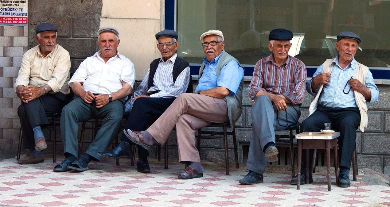 Emeklilerin Dipteki Yoksulluk: Aylıklar ve Gelirler Arasındaki Uçurum Büyüyor