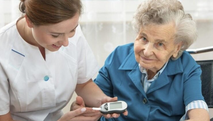 Günlük Kan Şekerini Dengede Tutmanın Pratik Yolları: Beslenme ve Yaşam Tarzı İpuçları