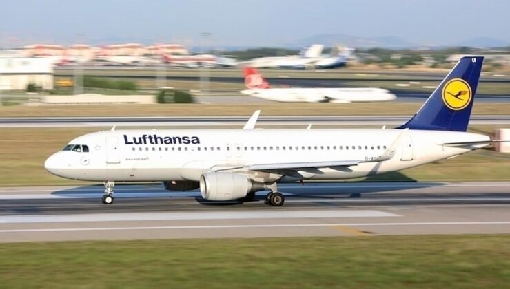 Münih Havalimanı’nda Şiddetli Karın Gölgede Kalan Yolcular: Lojistik Krizinin Perde Arkası