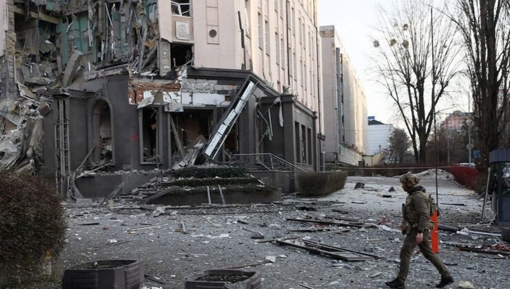 Ukrayna-Rusya Müzakereleri: Ateşkes Çabaları ve Donbas’ın Geleceği Üzerindeki Belirsizlikler