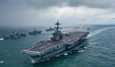 Dünya Çapında En Büyük Uçak Gemileri: 90.000 Ton ve Üzeri Deplasmanla Küresel Deniz Gücü