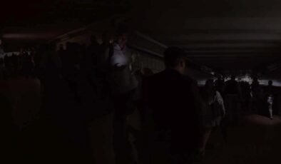 Dünya Saati 2024: Çekya’da Sembolik Karanlık ve Toplumsal Eylem