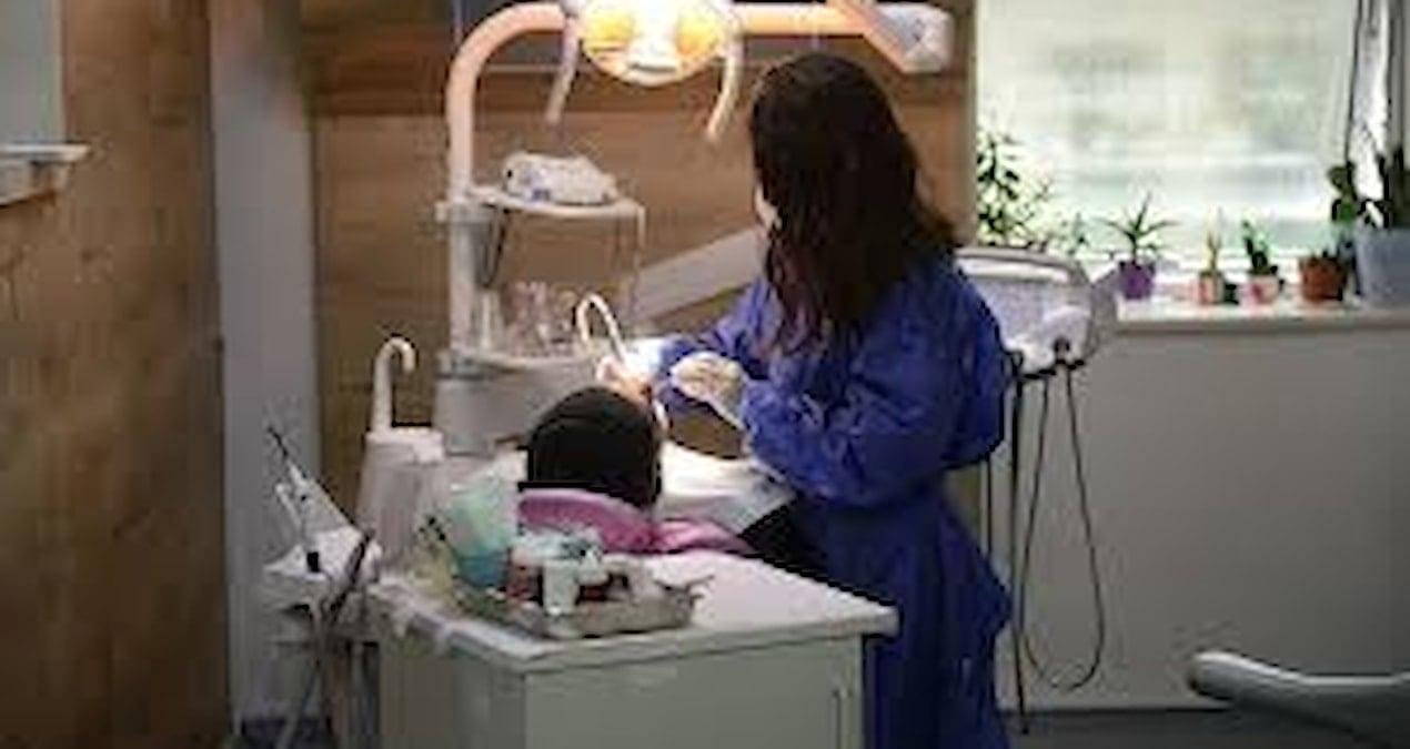 Gömülü 20’lik Dişler: Erken Teşhis ve Müdahale ile Sağlıklı Bir Çene