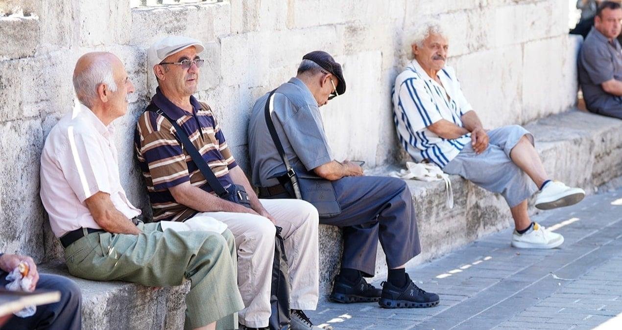 Gözlük Katkılarında Aşınan Sabitlik ve Yükselen Maliyetler: Emekliler için Devlet Desteğinin Yeniden Değerlendirilmesi