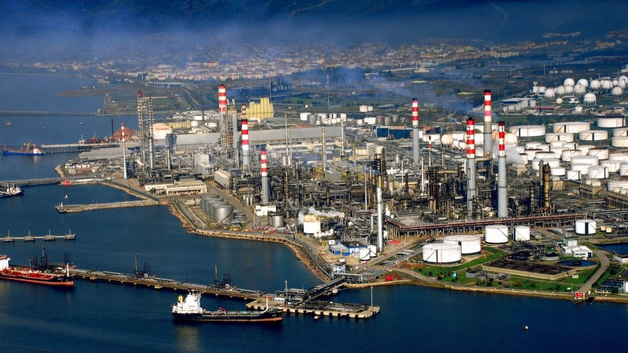 Koç Holding’e Ait Tüpraş’ta A Grubu Paylarda Hızlandırılmış Talep Toplama ile Satış