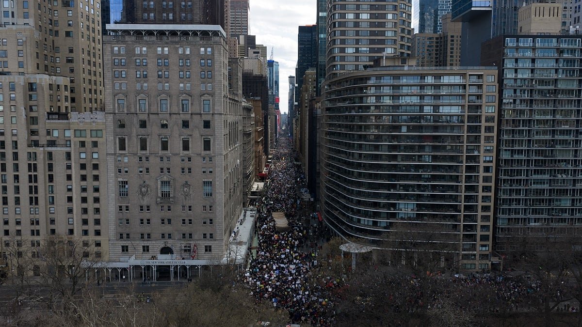 Krallara Hayır: Trump Karşıtı Protestolar ve Gölgelere Dair Güncel Gelişmeler