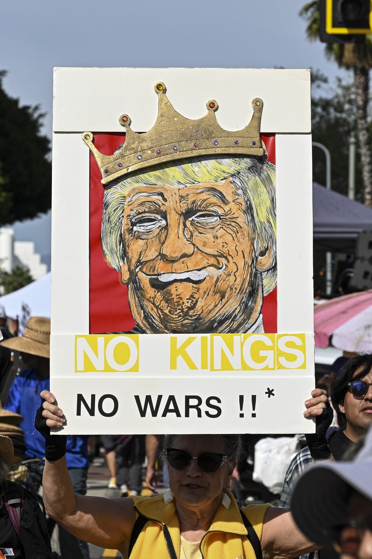 Krallara Hayır: Trump Karşıtı Protestolar ve Gölgelere Dair Güncel Gelişmeler