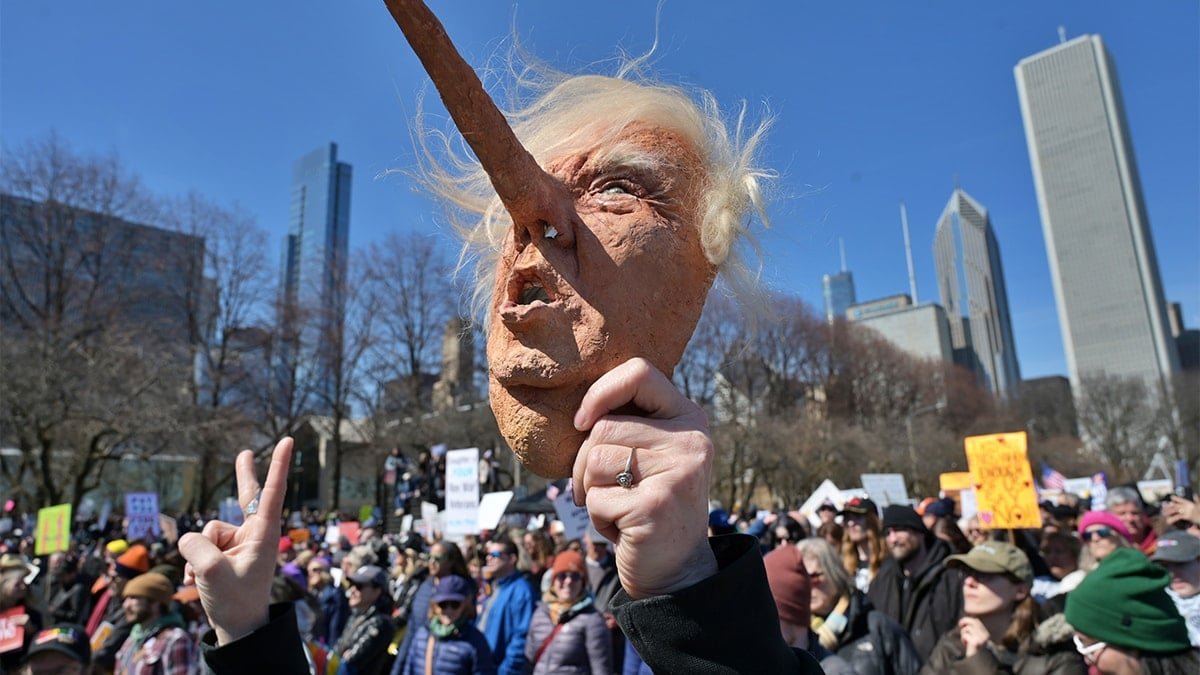 Krallara Hayır: Trump Karşıtı Protestolar ve Gölgelere Dair Güncel Gelişmeler