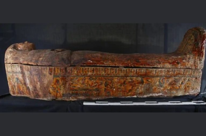 Lüksor Keşfi: Amun Şarkıcıları Lahitleri ve 8 Papirüsün Gizemi