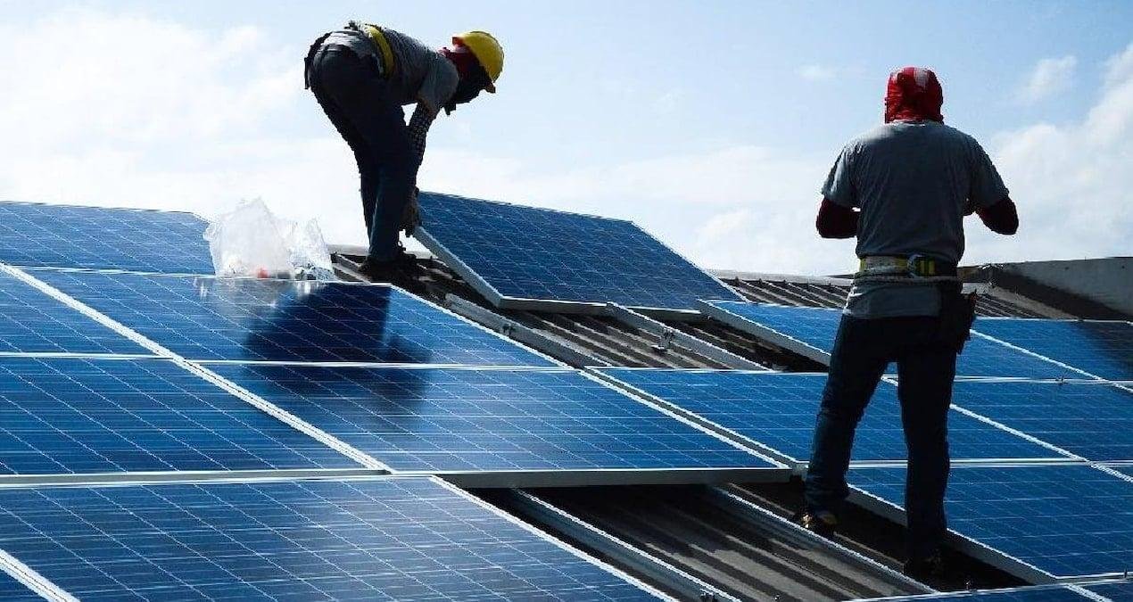 Moleküler Pres Tavlama ile Perovskit Güneş Pillerinde Isı Hasarına Karşı Gelişmiş Koruma