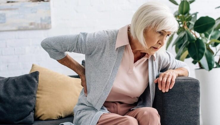 Osteoporoz ve Osteopeni: Belirtiler, Risk Faktörleri ve Korunma Yolları