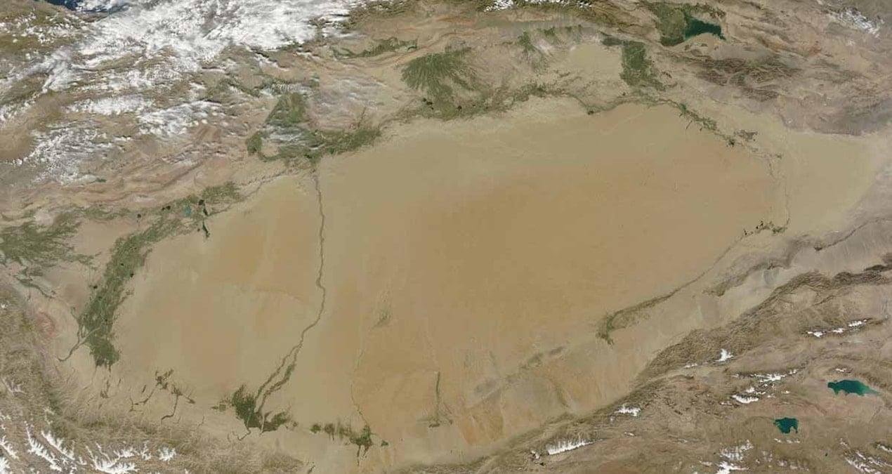 Taklamakan Yeşil Kuşağı: Karbon Yutağına Dönüşen Çölün Yeni Yüzü