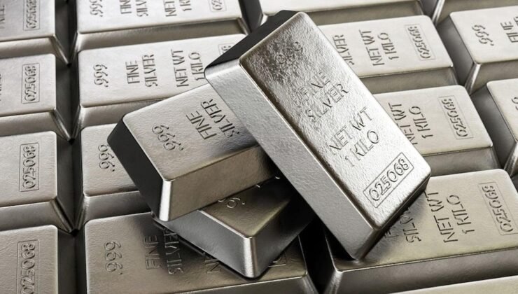 Çin Talebiyle Gümüş Piyasasında 2026 Başlangıcı: Rezervler Düşerken Fiyatlar Dalgalanıyor