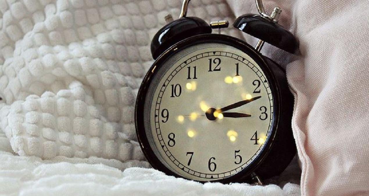 Dünya Zamanı ve 25 Saatlik Günlere Doğru: Dönüşümün İncelenmiş İzleri