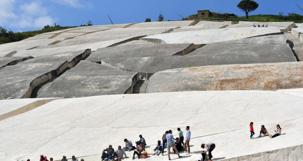 Gibellina: Betonla Yükselen Hafıza ve 2026’da Modern Sanat Başkenti