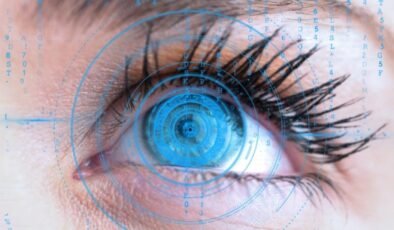 Göz Sağlığına Dair Geniş Bir Bakış: Ekran Kullanımı, Sigara ve Göz Kusurları