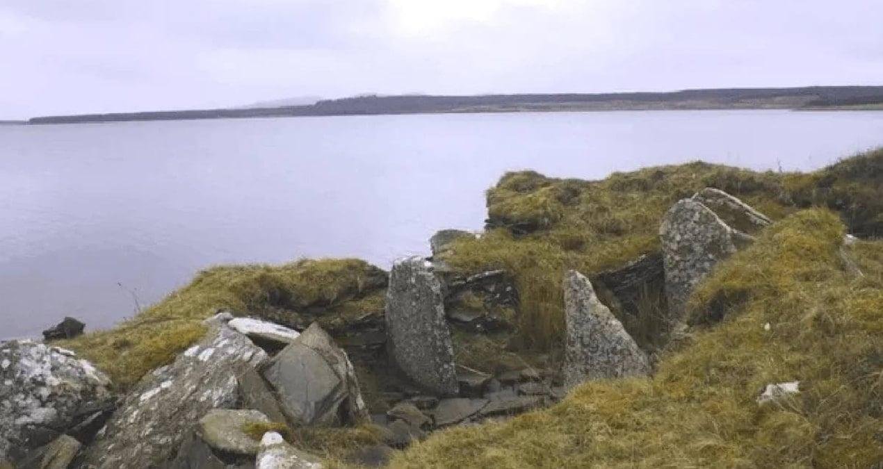 İlk Çiftçi Aile Ağları: İskoçya Neolitik Mezarlıklarında Atayurt ve Cinsiyet Dinamikleri