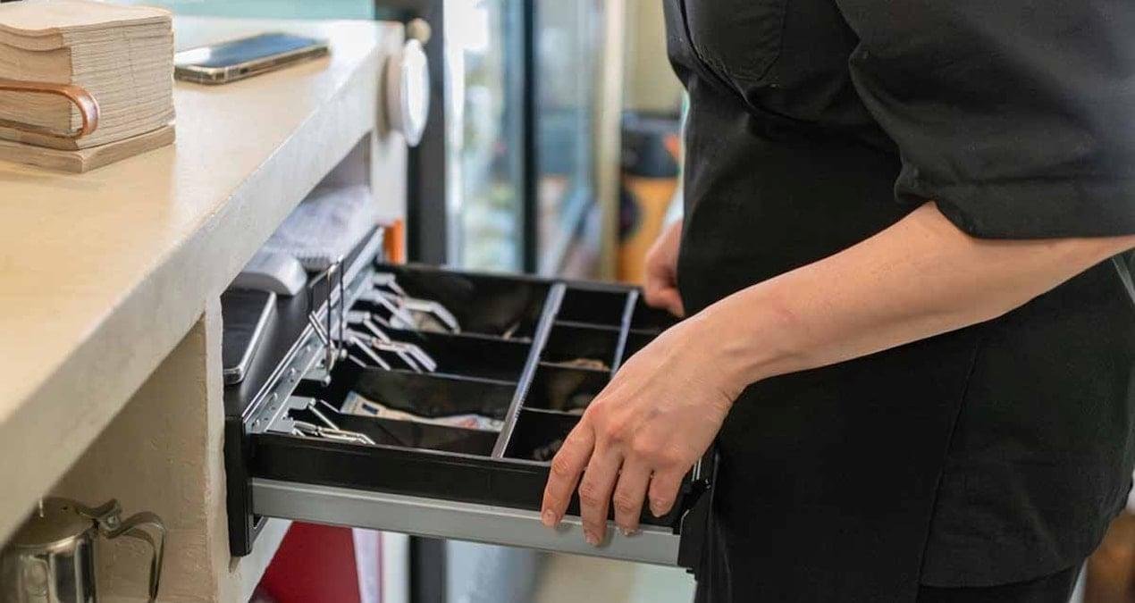 İsveç’te Nakit Zorunluluğu Tartışması: Dijital Dönüşüm ve Toplumsal Erişilebilirlik