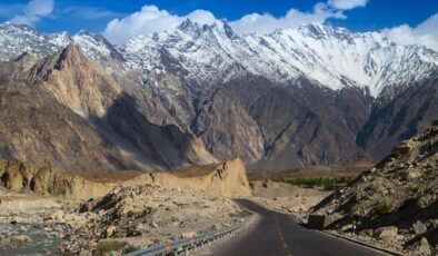Karakurum Karayolu: Zirveye Giden Asfaltın Gizli Hikayesi