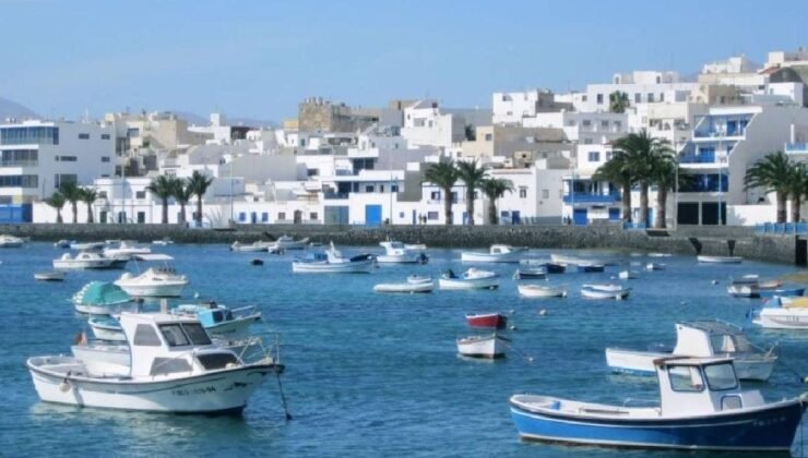 Lanzarote Kıyısında Adanın Değişen Yüzü: Turizmde Artan Zorluklar ve Savunular
