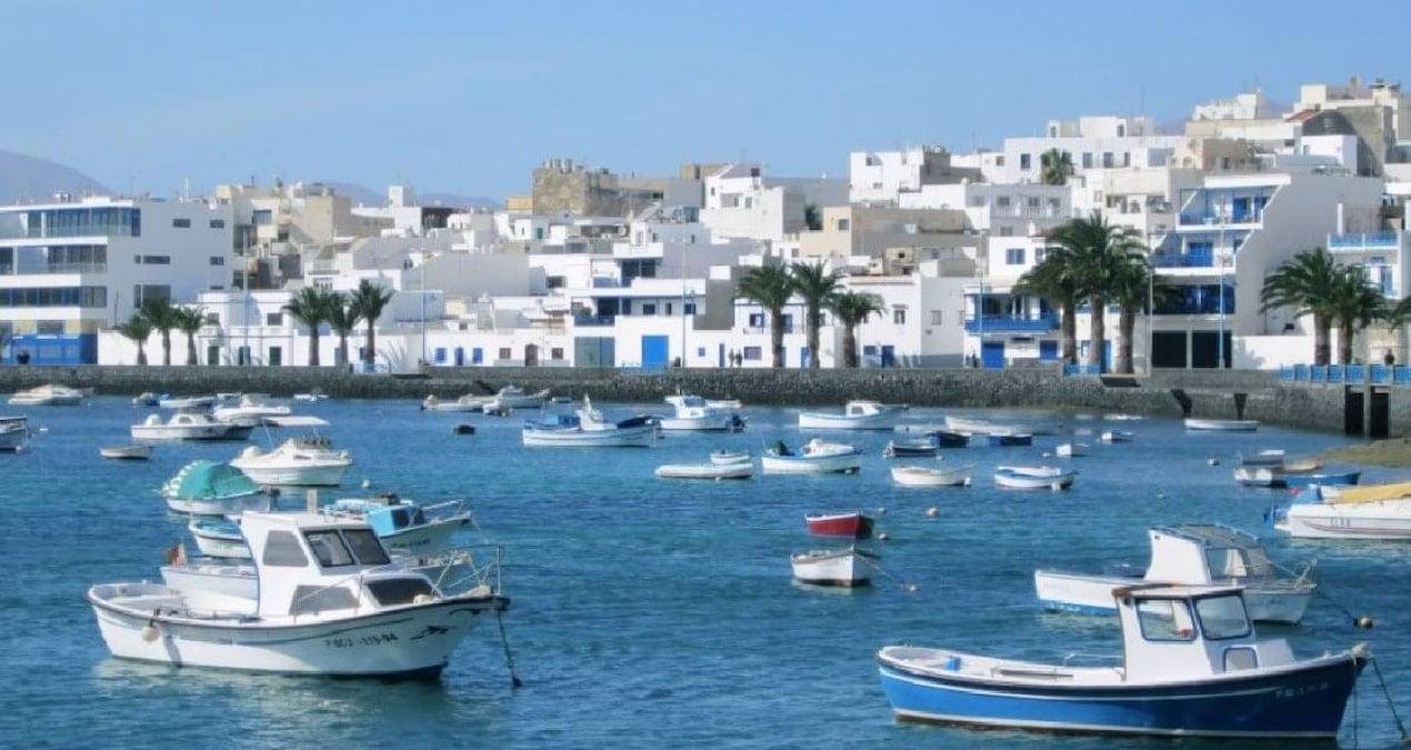 Lanzarote Kıyısında Adanın Değişen Yüzü: Turizmde Artan Zorluklar ve Savunular