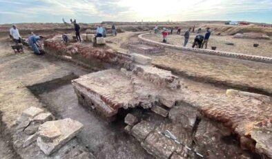 Pelusium’un Suları: Nil’in Kutsal Tapınağı ve Su Tesisinin Yükselişi