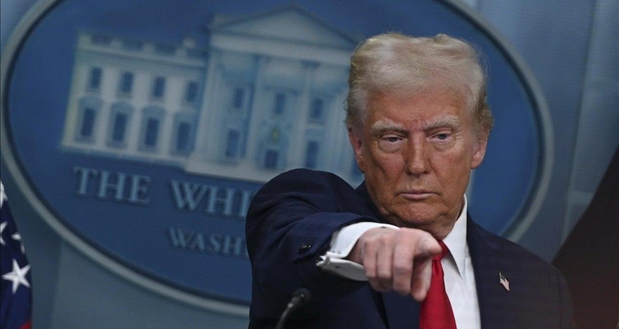 Trump’ın Apple Paylaştığı Mesajın Detayları ve Tim Cook’a İddialı Övgüleri