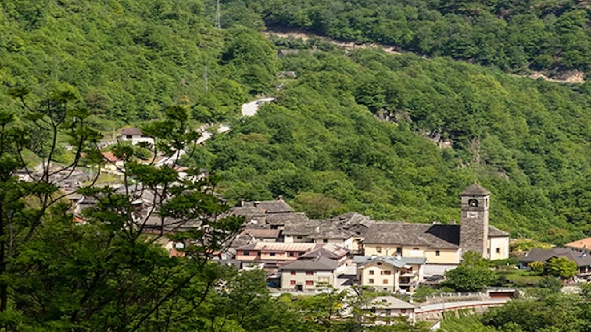 Viganella’nın Parlak Çözümü: Dev Aynayla Kış Geceleri Aydınlanıyor