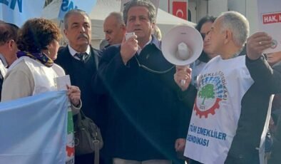 Anayasa Mahkemesi İçin Emeklilerden Dilekçe Kampanyasına Ankara’da Buluşma