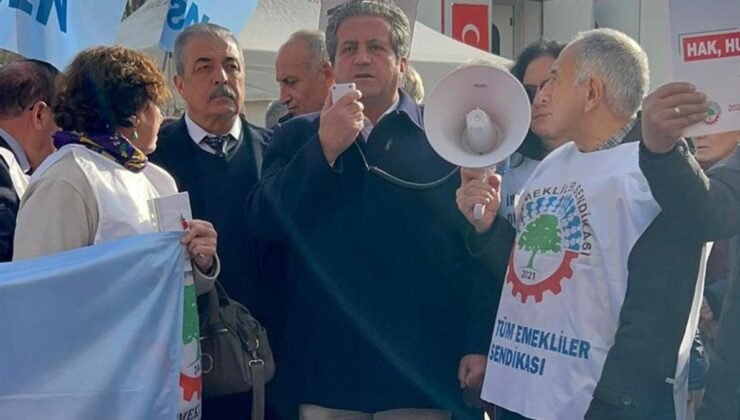 Anayasa Mahkemesi İçin Emeklilerden Dilekçe Kampanyasına Ankara’da Buluşma