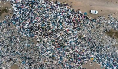 Atacama Çölü’nde Tekstil Atıklarının Gölgesi: Küresel Tüketim ve Su Bitevi İsyanı