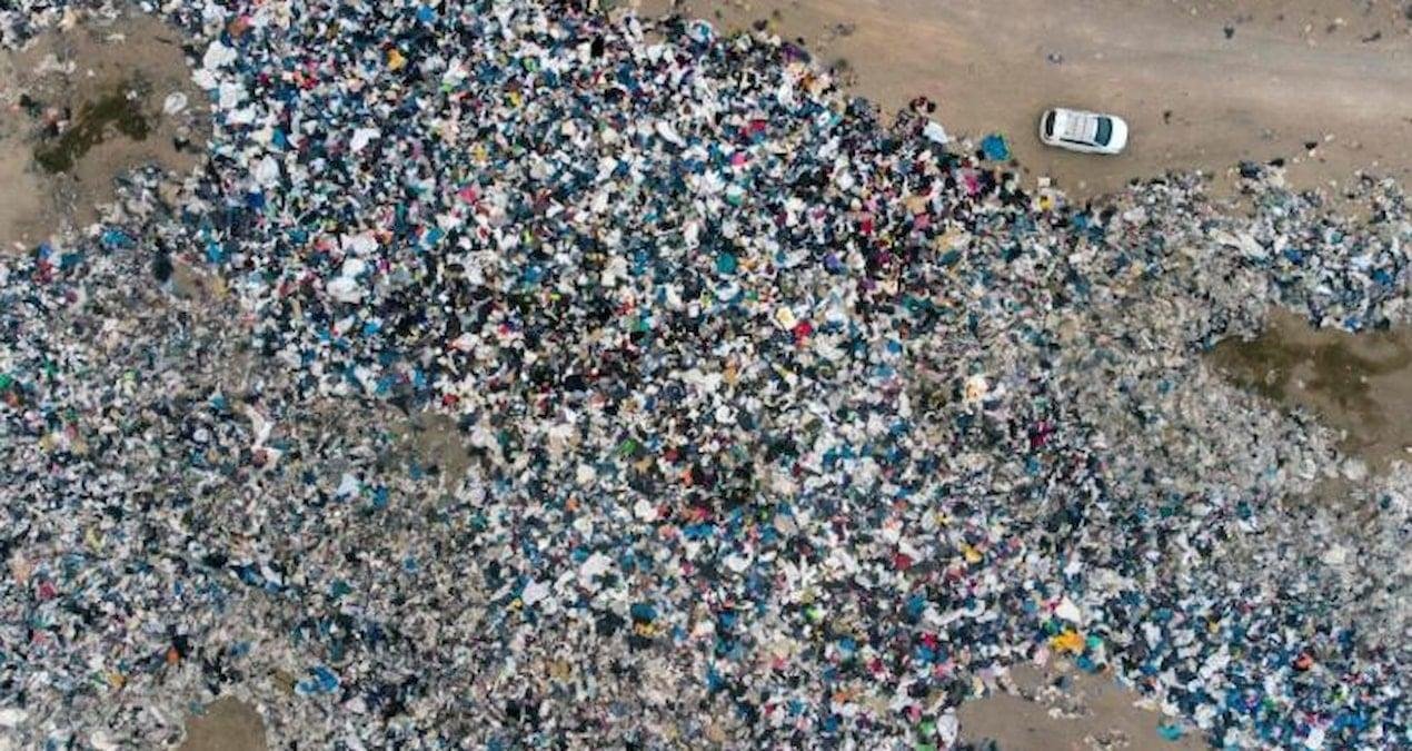 Atacama Çölü’nde Tekstil Atıklarının Gölgesi: Küresel Tüketim ve Su Bitevi İsyanı