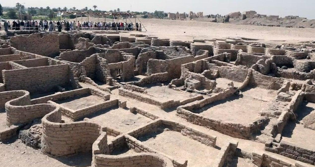 Aten’in Kumlarındaki Şehir: Luksor’un Yüzyıllık Sırrı