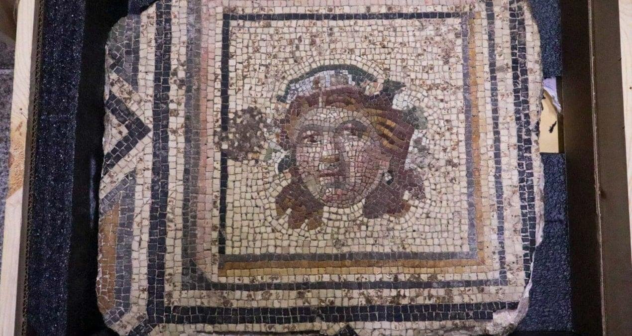 Çingene Kızı Mozaiğinin Kayıp Paneli Türkiye’ye İadesi – Zeugma’nın Yeniden Bütünleşmesi