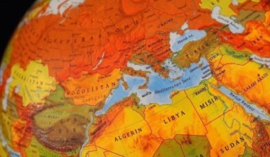 Dünya Turizminde Gündeme Oturan Noktalar: Popüler Duraklar ve Gizli Hazineler