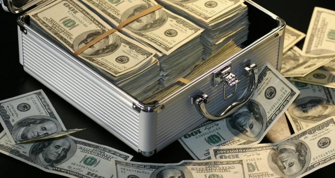 Düşük Gelirden Yüksek Net Servete: Zaman ve Disiplinle Finansal Yolculuk
