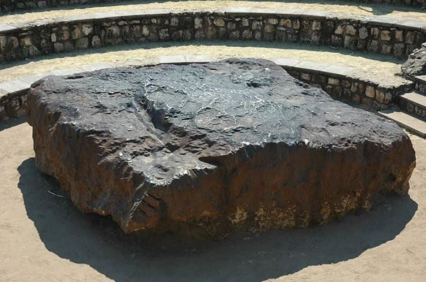 Hoba Meteoriti: Dünyaya Yumuşak İnışın Sırrı ve Atmosfer Freni