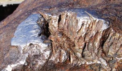 Hoba Meteoriti: Dünyaya Yumuşak İnışın Sırrı ve Atmosfer Freni