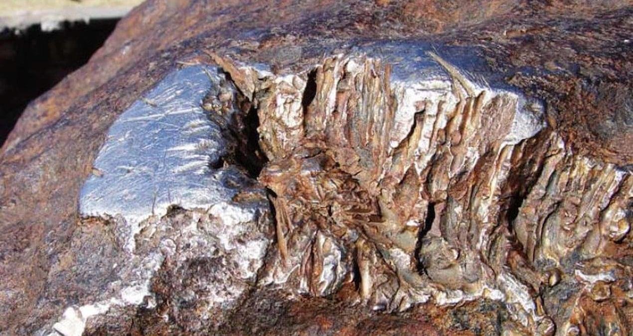 Hoba Meteoriti: Dünyaya Yumuşak İnışın Sırrı ve Atmosfer Freni