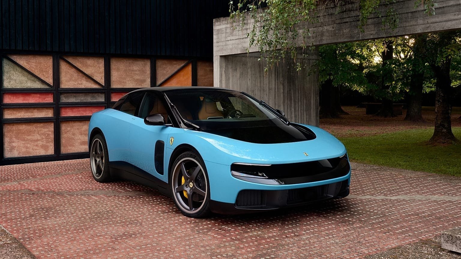 Luce: Ferrari’nin Elektrikli Sürprizi ve Zihinleri Bölünleten İlk Tesriat Deneyimi