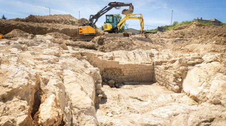Mostine'de 2.000 Yıllık Zeytinyağı Üretim Üssü: Roma Villası Modern Şehirle Buluşuyor