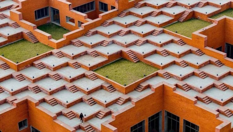 Prestige Üniversitesi: Çatısında 463 Basamaklı Yenilik ve Akıllı Sıcaklık Yönetimi