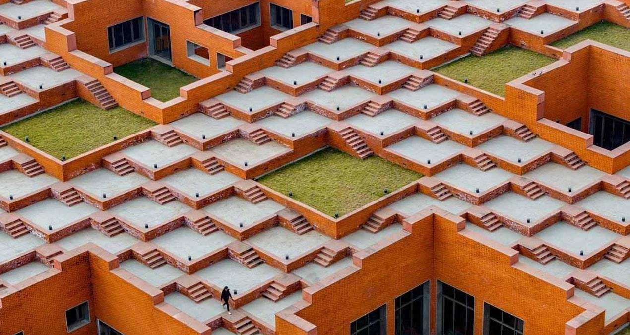 Prestige Üniversitesi: Çatısında 463 Basamaklı Yenilik ve Akıllı Sıcaklık Yönetimi